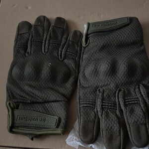 Rugged Olive Green Tactical Gloves
